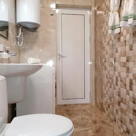 Megi Luxury ポモリエ