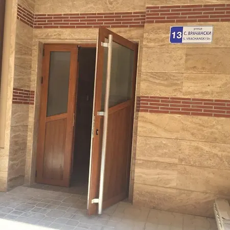 Megi Luxury * بوموري